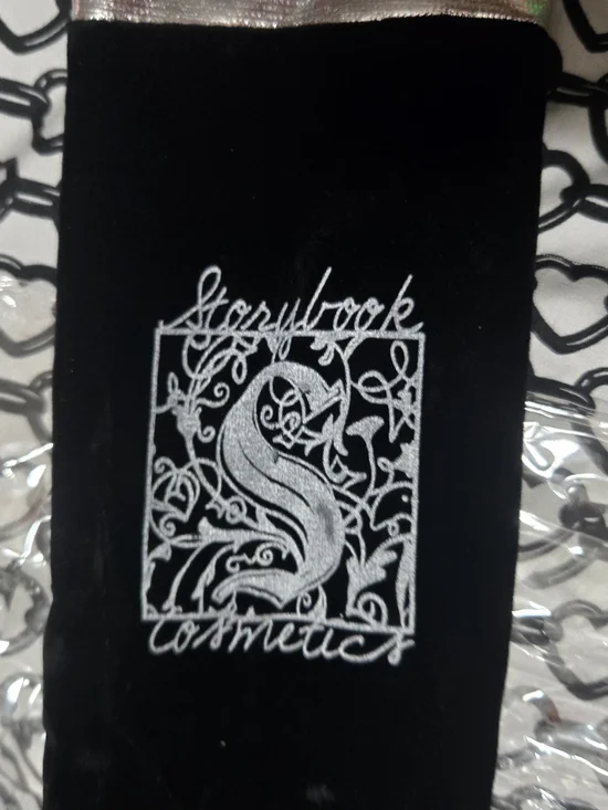 Storybook Cosmetics Metal Makeup Brush Set Nwot