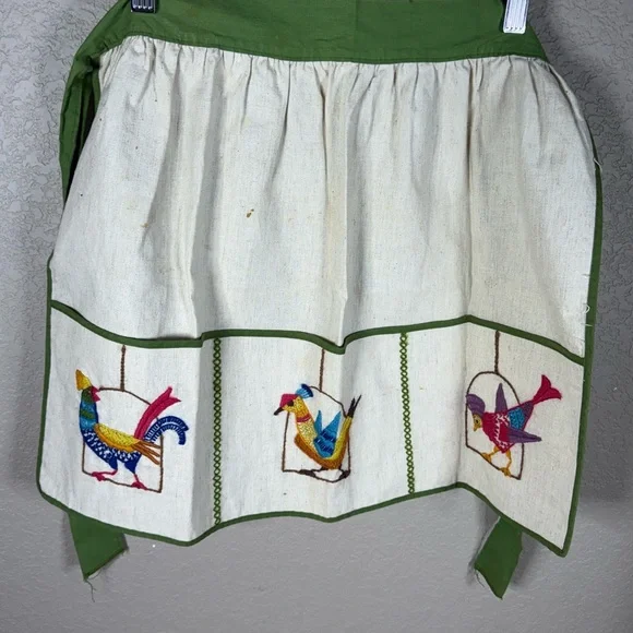 Embroidered Bird Apron Vintage‎