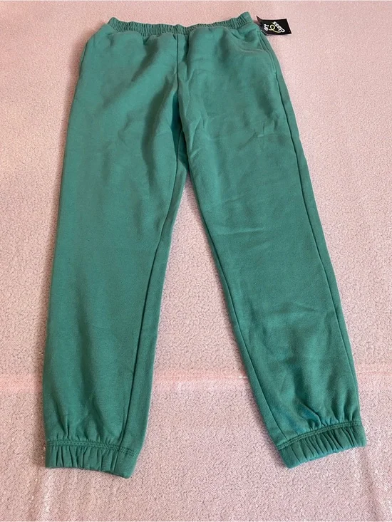 Kids green sweatpants size XL #1543