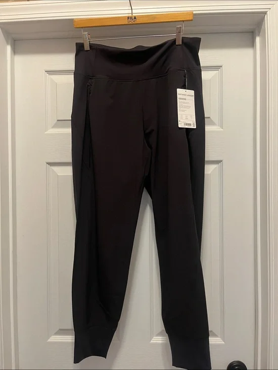 NWT Athleta Black Distance  Jogger Pants for Performance Comfort M