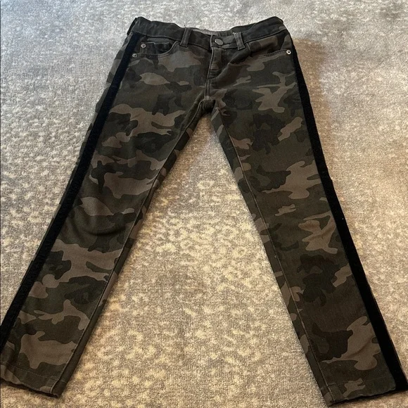 DL1961 CLOE KIDS Camo Skinny Jeans with Black Side Stripe IN VELVET SIZE 8