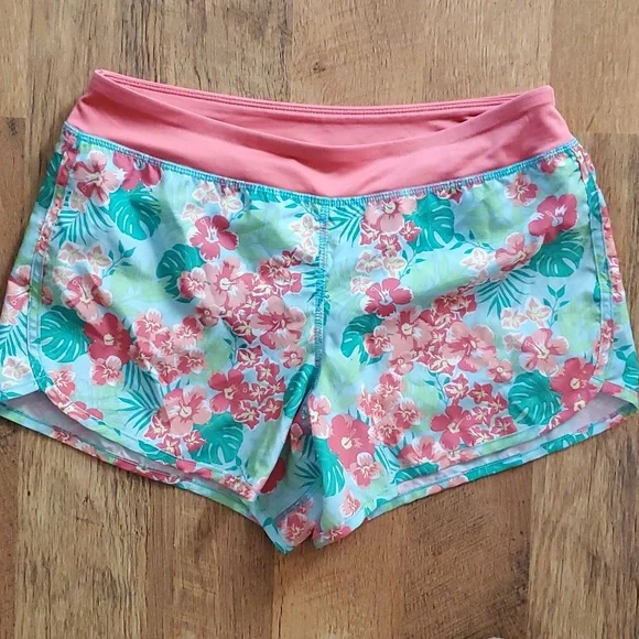 Danskin Now Athletic Shorts in‎ Hawaiian Coral with Inner Undies Size 14-16