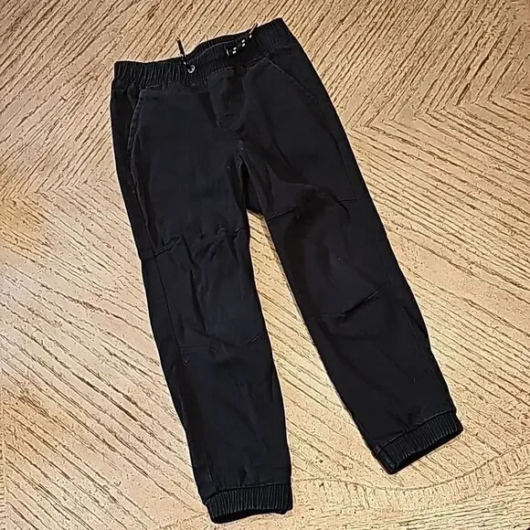 Boys black cargo jegging size 5/6