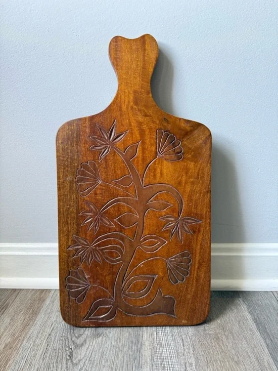 Vtg Wooden Charcuterie Cutting Board Floral Carved Handle Brown Retro Cottage