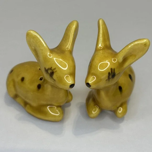 Vintage Deer Fawn Salt & Pepper Shakers Yellow Ceramic Glazed Japan