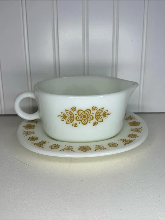 Pyrex BUTTERFLY GOLD # 77-B Gravy Boat and # 77-U Underplate Vintage
