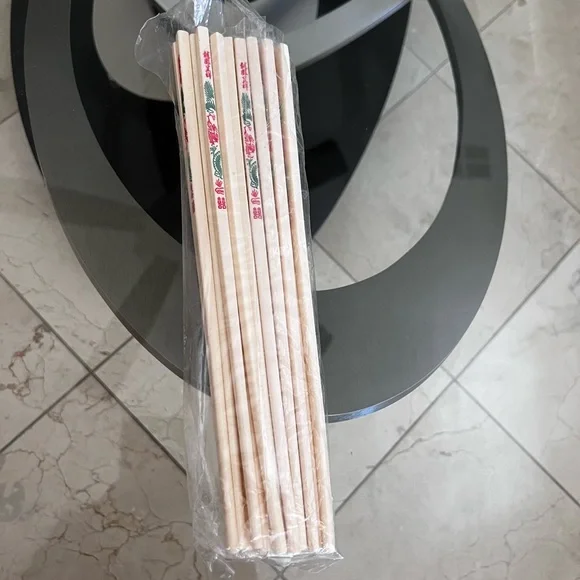x8 Pairs of Reusable Chopsticks