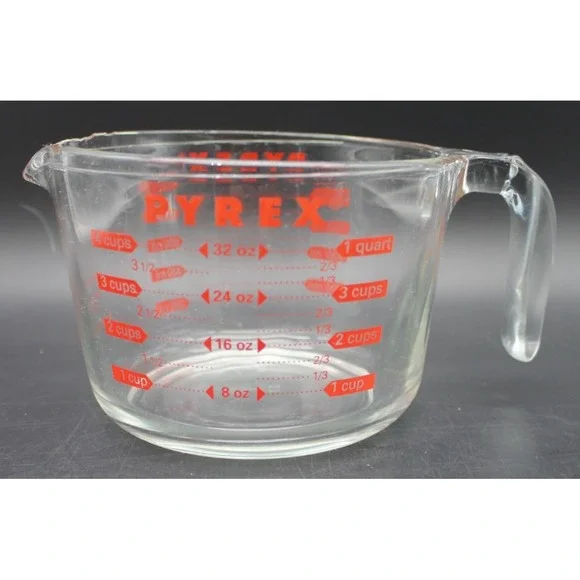 Vintage Glass PYREX CORNING 1 Quart, 4 Cup Measuring Cup RED PRINT Chip