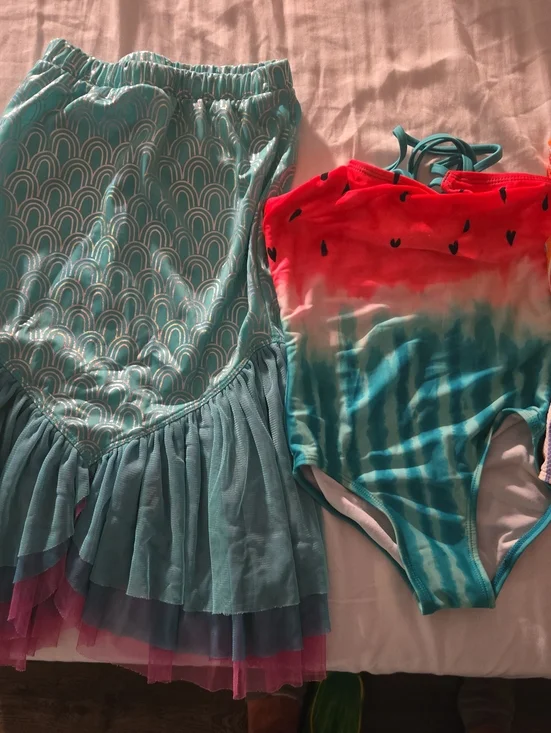 Girls 3 Bathingsuits And 2 Mermaid Tails
