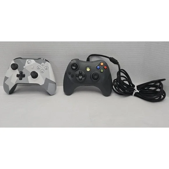 Lot Of 2 Microsoft‎ Xbox Controllers Wireless Winter Forces / Joytech Neo Wired