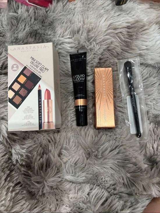 Anastasia Beverly Hills Warm Neutrals & Pink Eyeshadow Palette,
