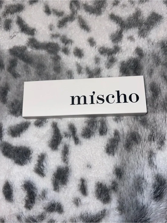 Mischo beauty eyeshadow palette