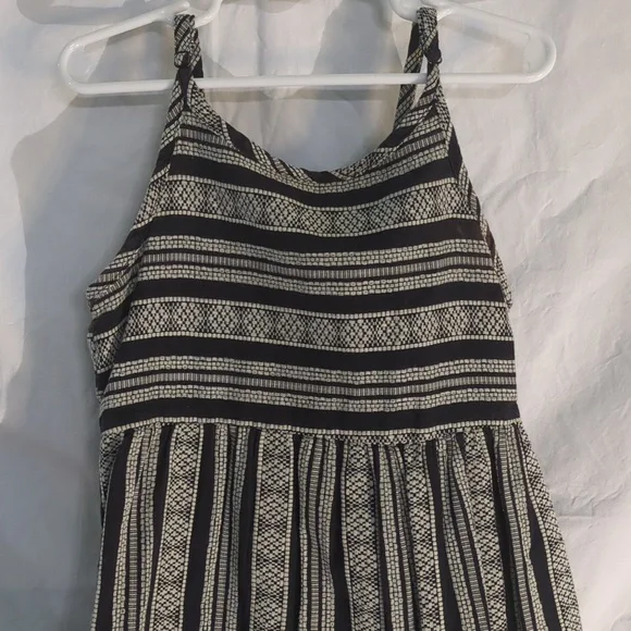 Old Navy | Black and White Woven Pattern Sundress Elastic Back Adjust Straps | M