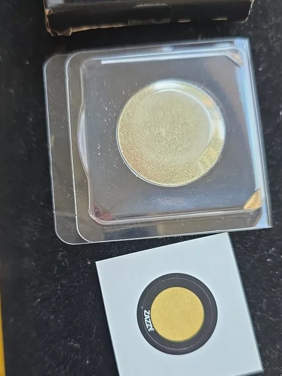 Younique Metallic Gold Pressed Pigment Pan - Shimmery Gold Shade