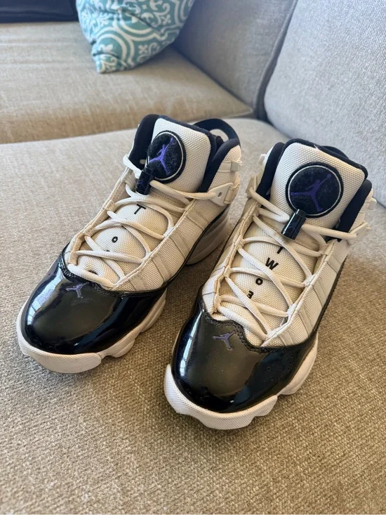 Jordan Men's Black, Cream & Purple Retro Basketball Sneakers