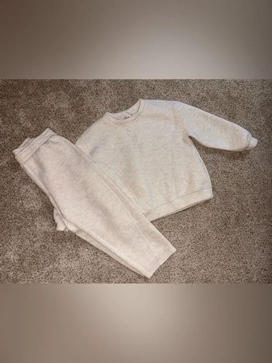 Old Navy Cream Kids Sweatshirt & Jogger Matching Set
