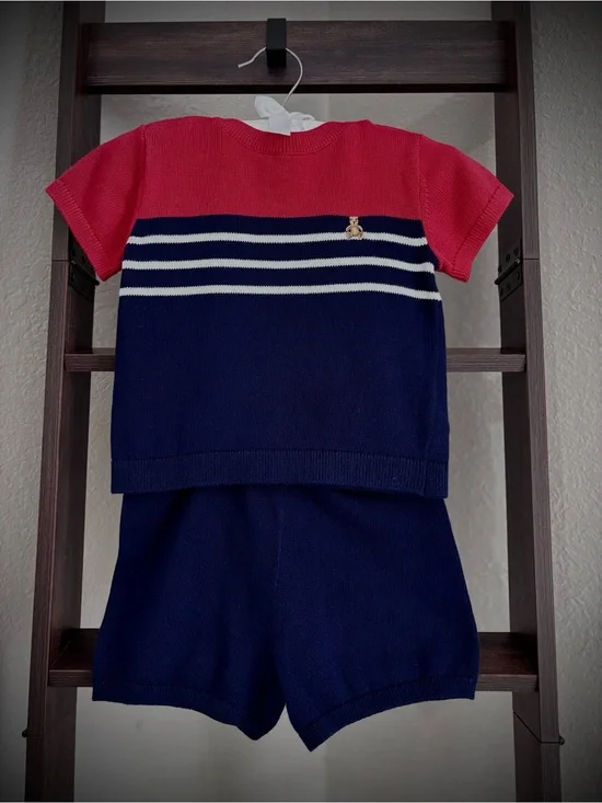 Striped knit set. Ideal for any occasion. This set has never been worn