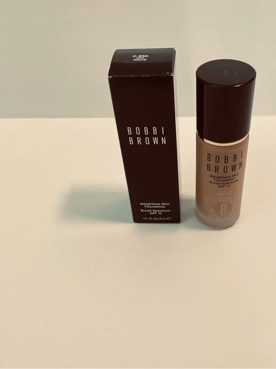 Bobbi Brown Weightless Skin Foundation Broad Spectrum SPF15 Cool Natural C-056