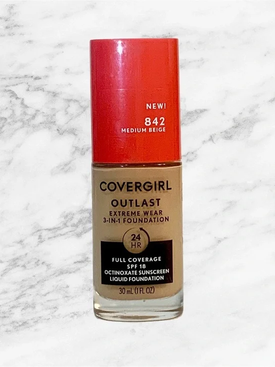 CoverGirl Outlast Extreme Wear 3-in-1 Foundation - Medium Beige 842