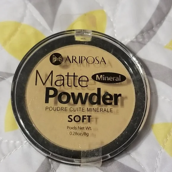 👩 woman matte powder