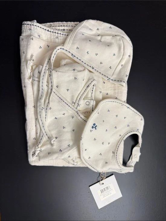 Neutral Cream Baby Bib & Accessories Set