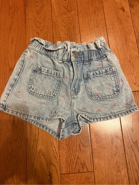 baby GAP Light Blue Denim Shorts with Pink Heart Details Size 5 Years