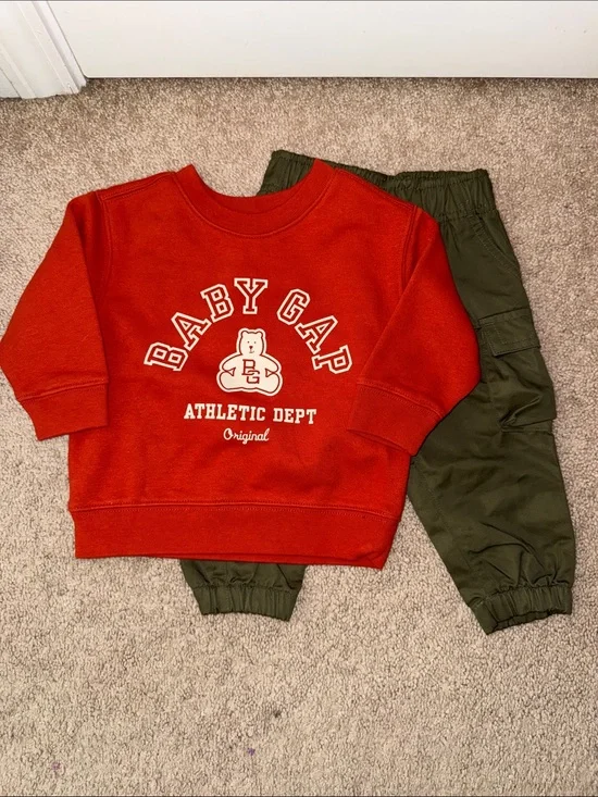 GAP Red Sweatshirt with Olive Cargo Joggers - Kids