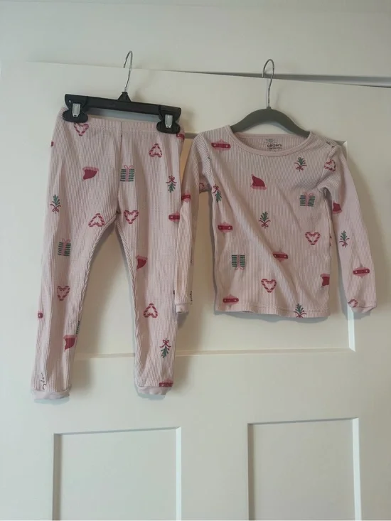 Carter's Light Pink Holiday Heart & Gift Pajama Set