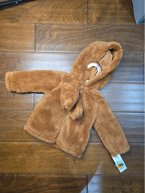 3 to 6m brand new baby coat from carter's item. 216G1