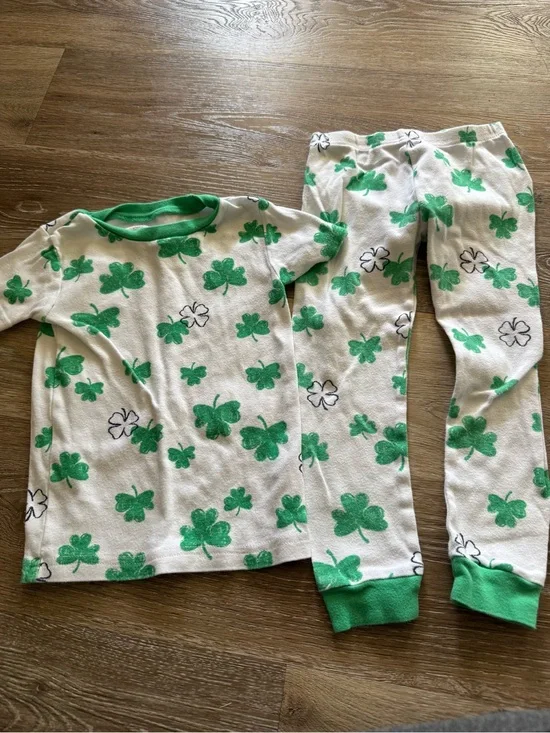 Carter's White and Green Shamrock Pajama Set