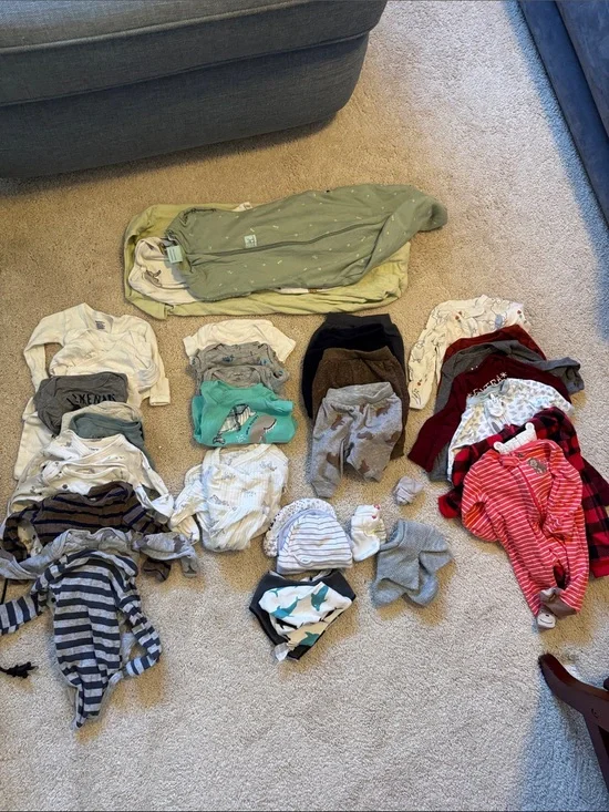 Newborn essentials ! 50+ items Carter’s, Halo,onesies, pajamas , sleep sacks+