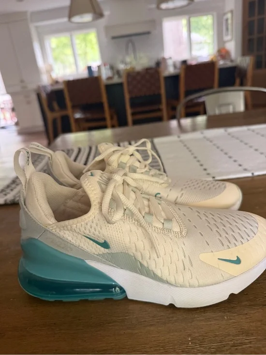 Nike Air Max 270 GS Soft Pearl Turquoise Sneakers 4.5Y