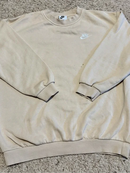 Nike Kid’s Crewneck Sweatshirt in Beige with White Swoosh