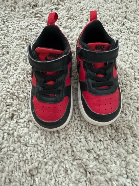Nike Kids Red and Black Hook-and-Loop Sneakers