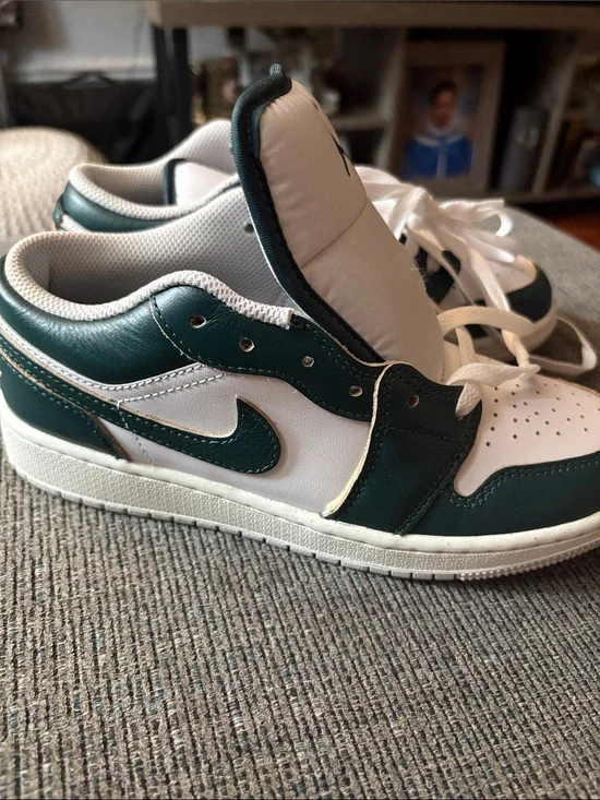 Nike Kids Low-Top Sneakers - White and Dark Green