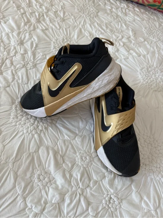 Nike Youth Black and Gold Training Sneakers