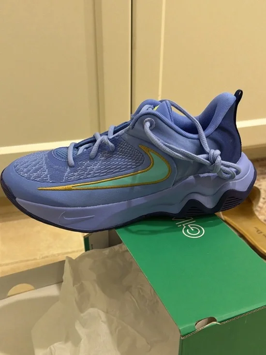 Nike Giannis Immortality sneaker kids 6Y