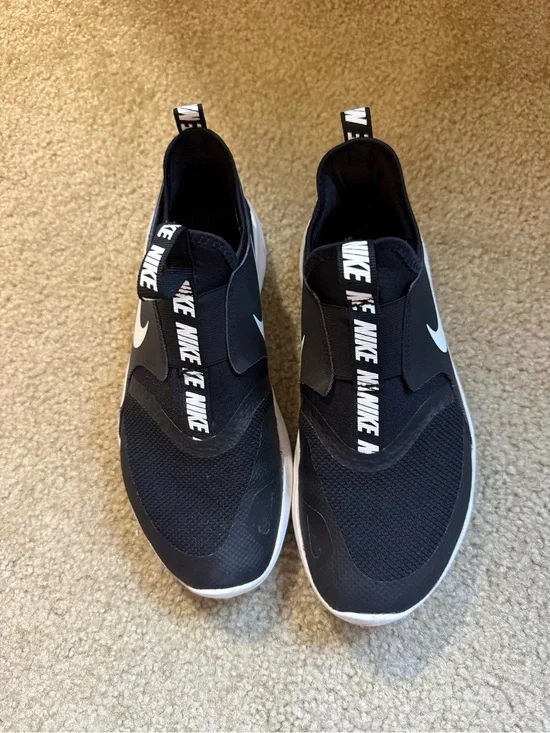 Nike Youth Slip-On Sneakers - Black & White