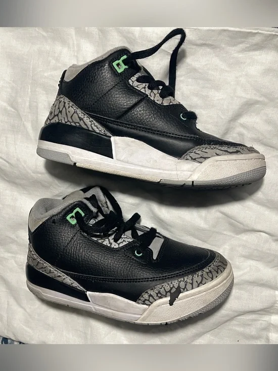 Kids Air Jordans 3 Retro Green Glow