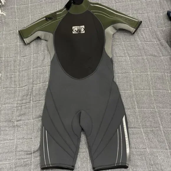 Kids Body Glove shorty springsuit wetsuit With olive green and gray panel design
