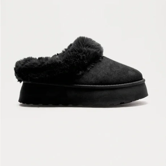 Ready For The Blizzard Fur Trim Booties NEW 🏷️