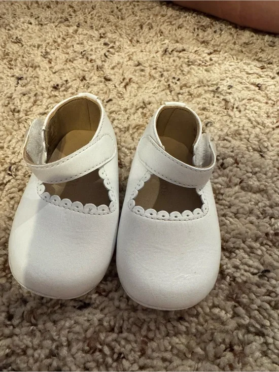 Baby Mary Jane Shoes in White with Scalloped Trim