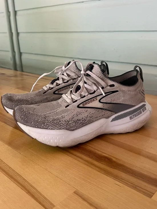 Brooks Glycerin GTS Light Gray Running Shoes Women’s 8.5