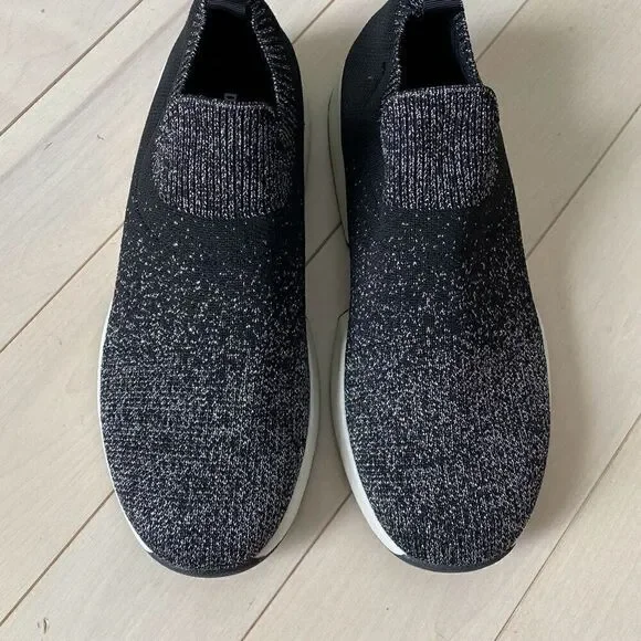 DKNY Knitted Slip-On Logo Stretch Fashion Sneaker Shoes Metallic Black Size 5