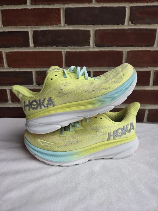 HOKA Clifton 9 Women’s Size 9 Running Shoes Lime Aqua Orange 1127896