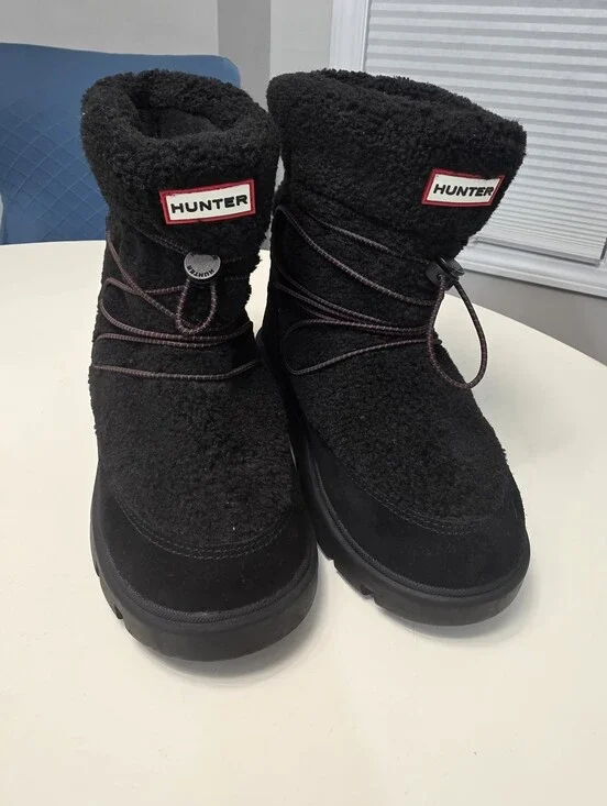 Hunter Kid's Cozy Shearling and Suede Winter Boots Black Size 2