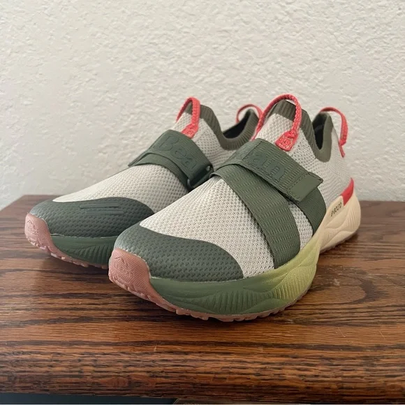 LL Bean Women's Dirigo Sneakers Size 9
