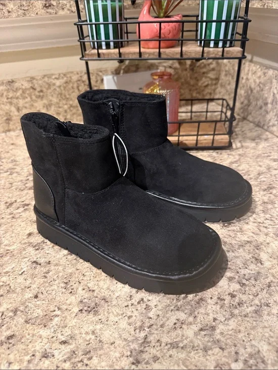 Cat & Jack Kids Faux Suede Black Ankle Boots with Side Zip Size 13 New
