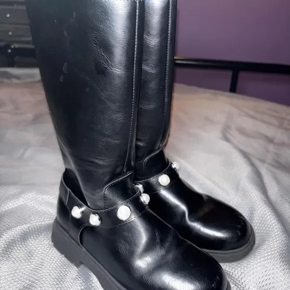 Girl's knee high pearl black boots size 2 good condition