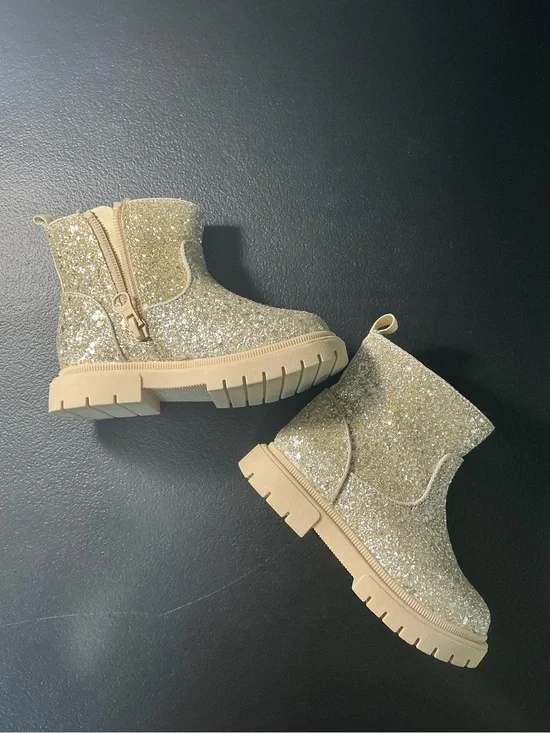 Cat & Jack Girls Glitter Zip-Up Ankle Boots in Gold Glitter